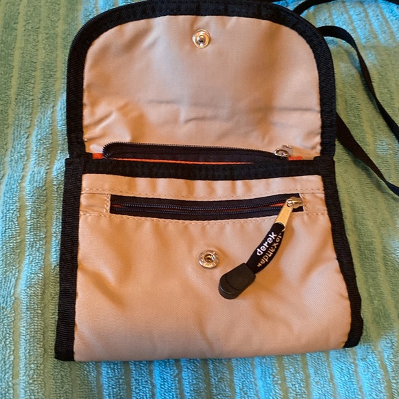 208. Derek Alexander Crossbody Waist Bag NWOT - Picture 2 of 4